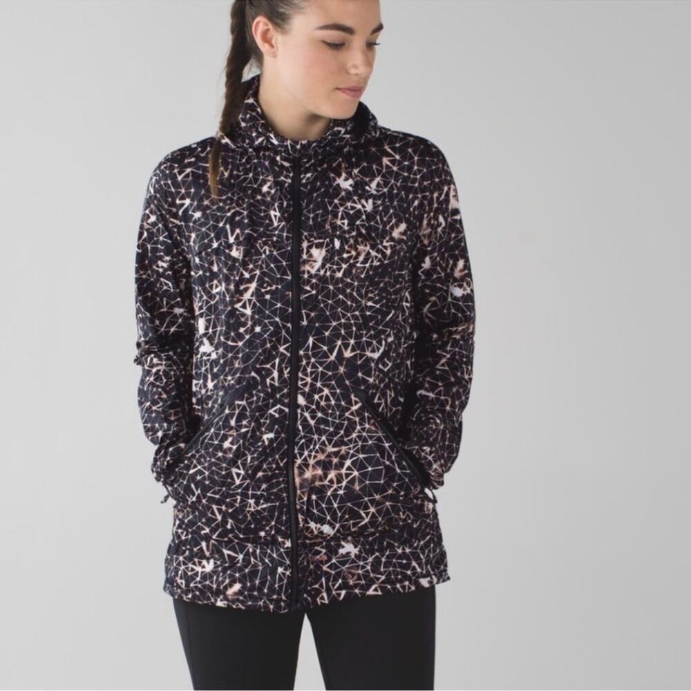 Lululemon Miss Misty Jacket II in Star Crushed Multi sz 8 Packable Raincoat
